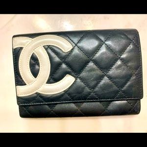 Authentic Chanel quilted Calfskin wallet /card holder Cambon line